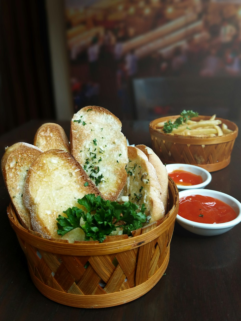 Pan de ajo artesanal para acompañar la paella